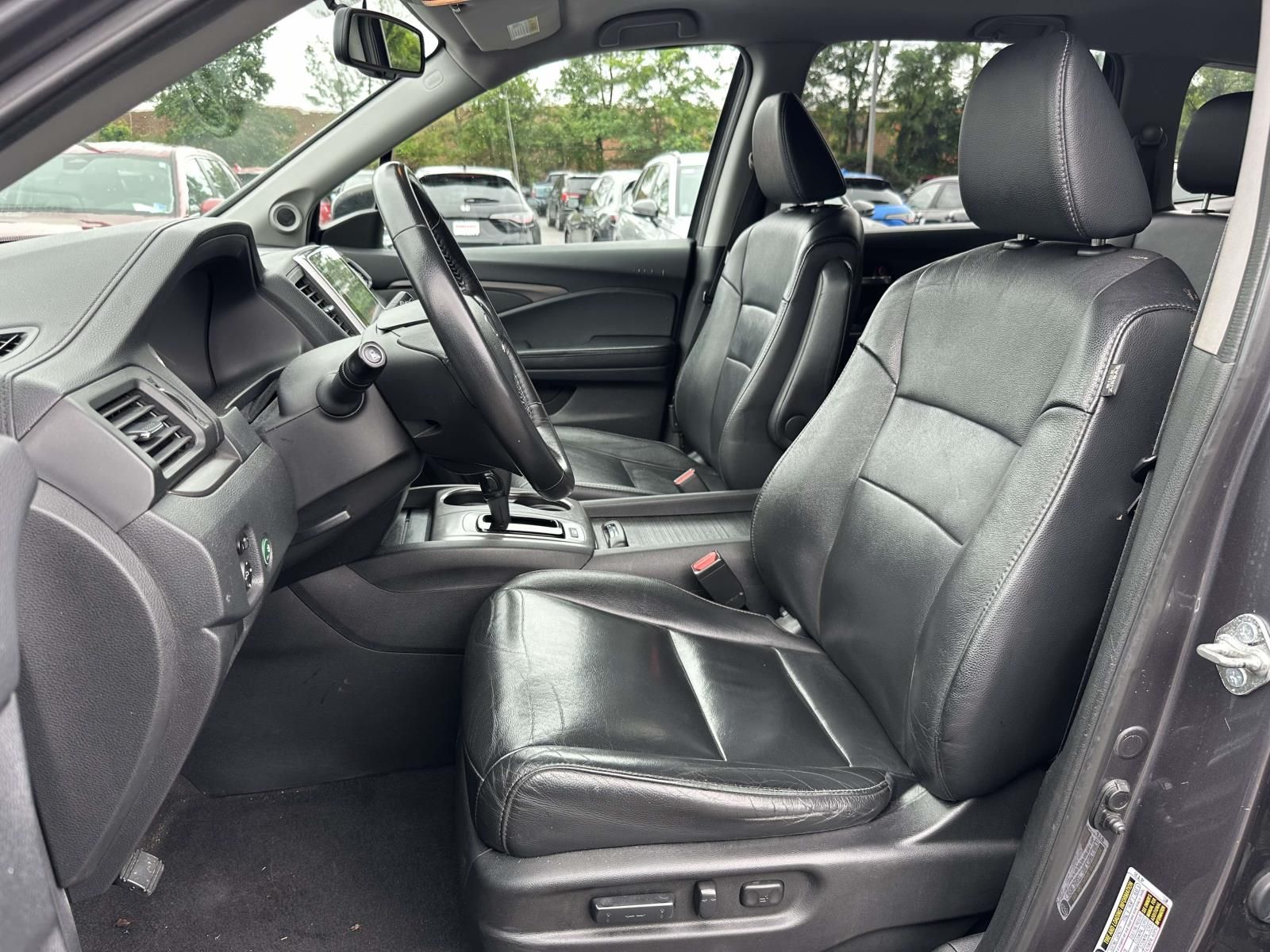 Used 2017  Honda EX-L image 8