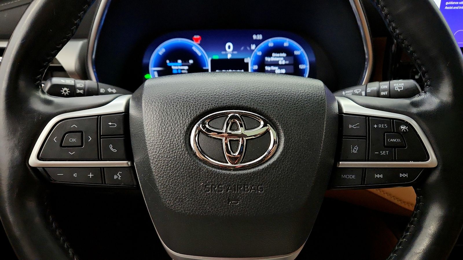 Used 2023  Toyota Platinum image 30