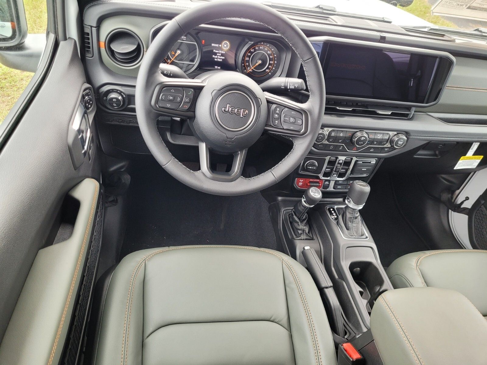 2025 Jeep Gladiator Mojave photo 3