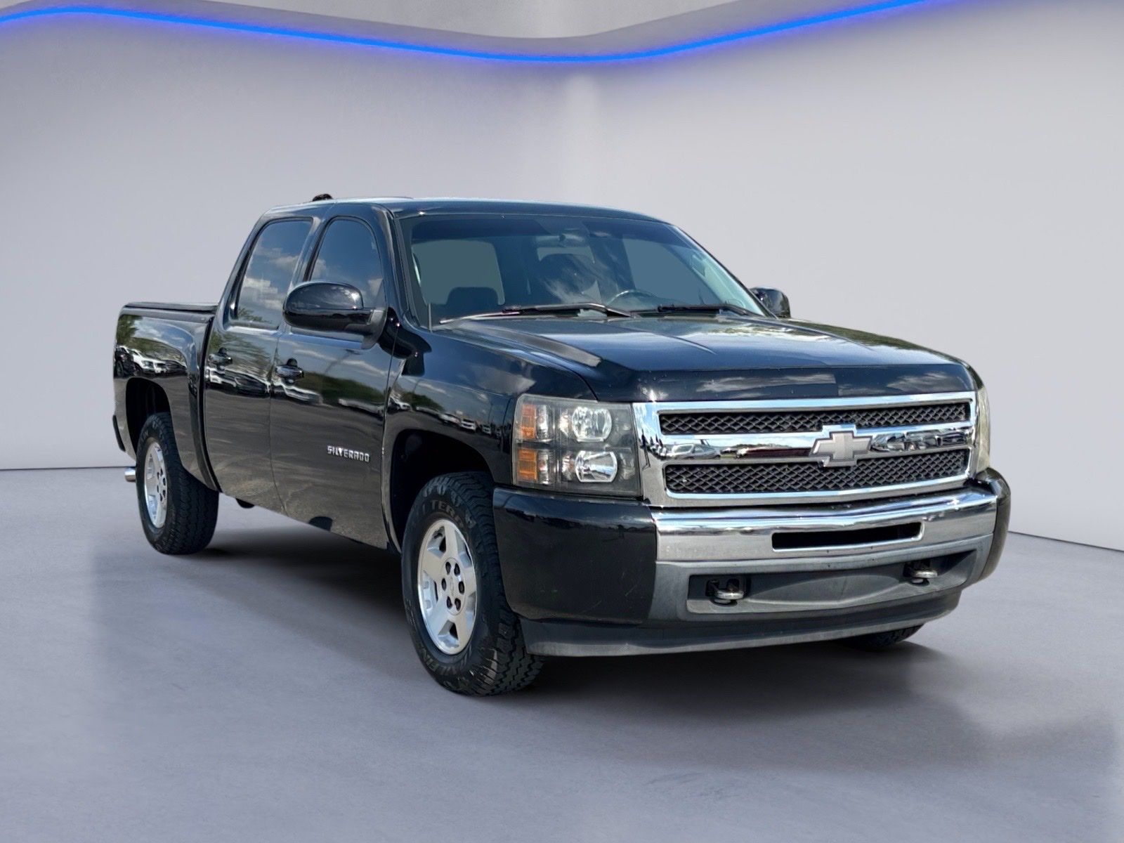 View vehicle photo 7