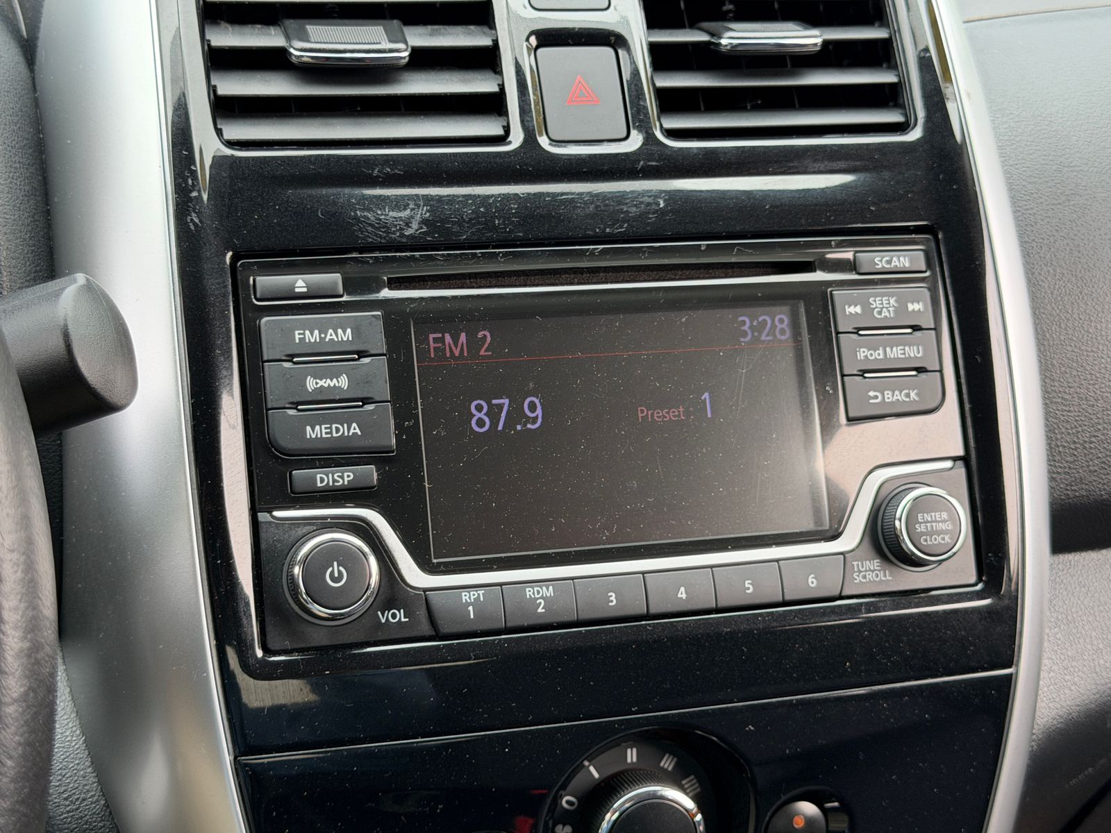 Used 2017 Khaki Nissan 1.6 SV image 5