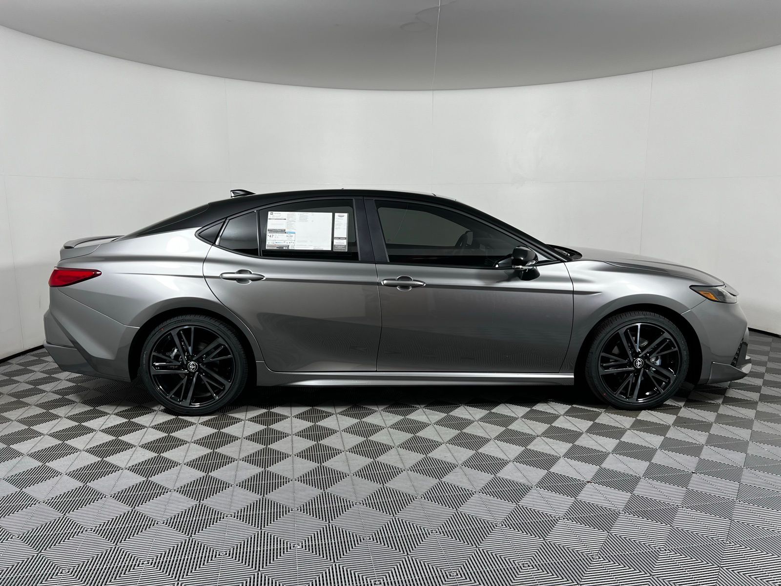 Thumbnail: 2025 Toyota Camry - 4