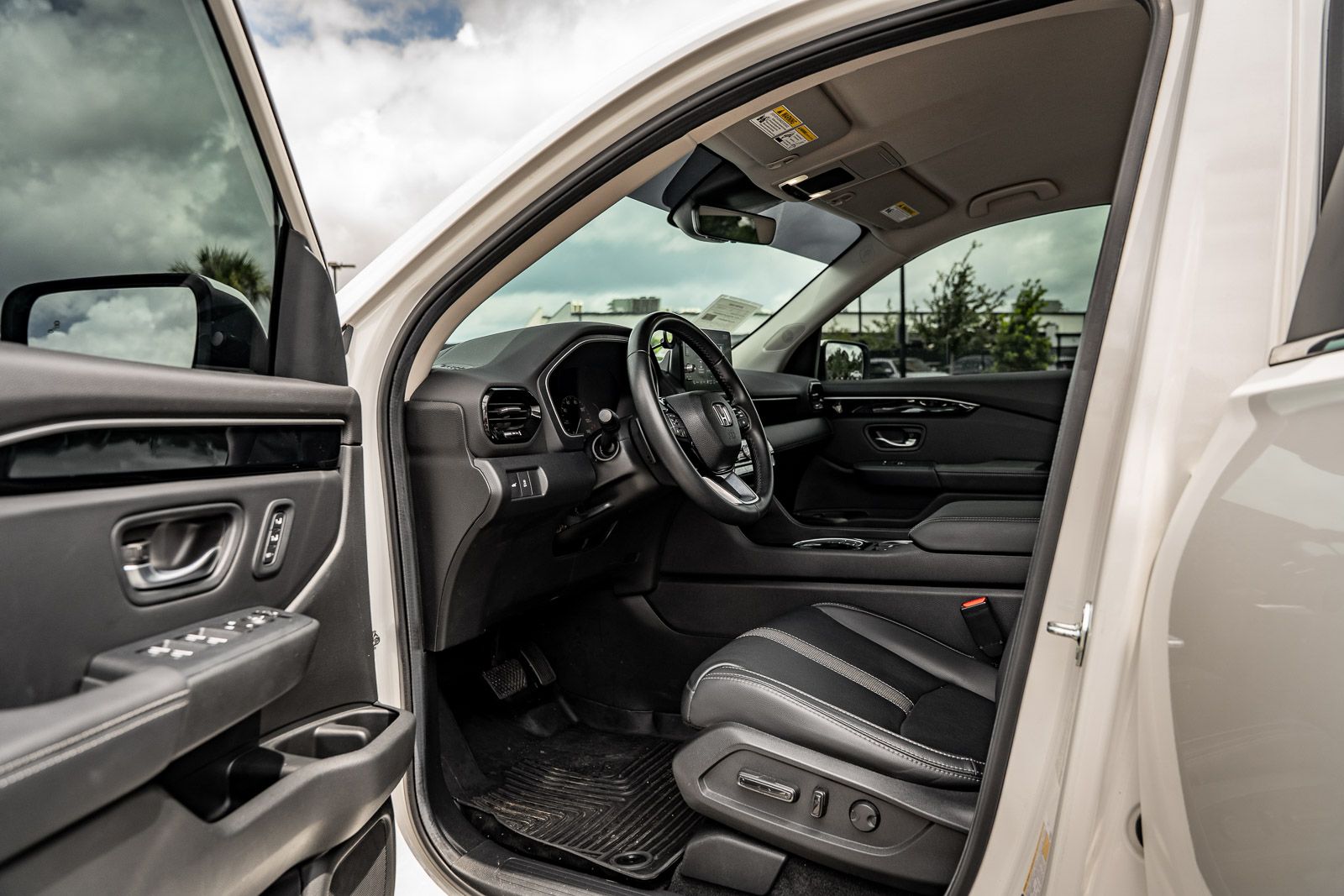 Used 2025 Honda Pilot SUV