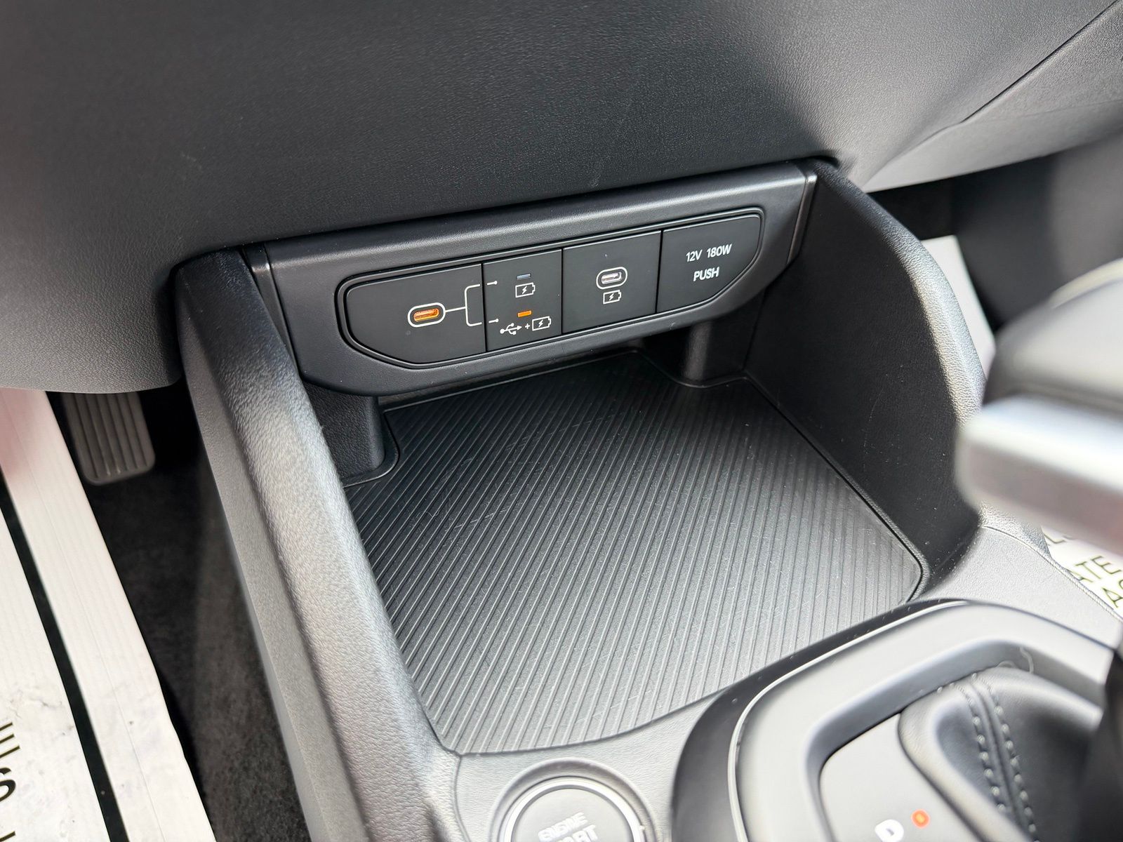 2025 Kia K4 image 21