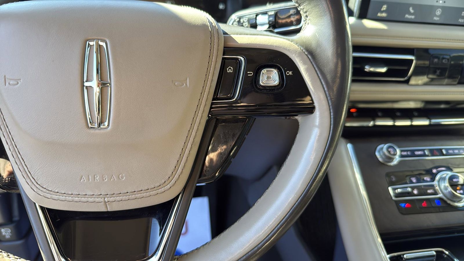 Used Car 2020 Lincoln Aviator  Reserve For Sale Under $30,000 In Austin, Texas