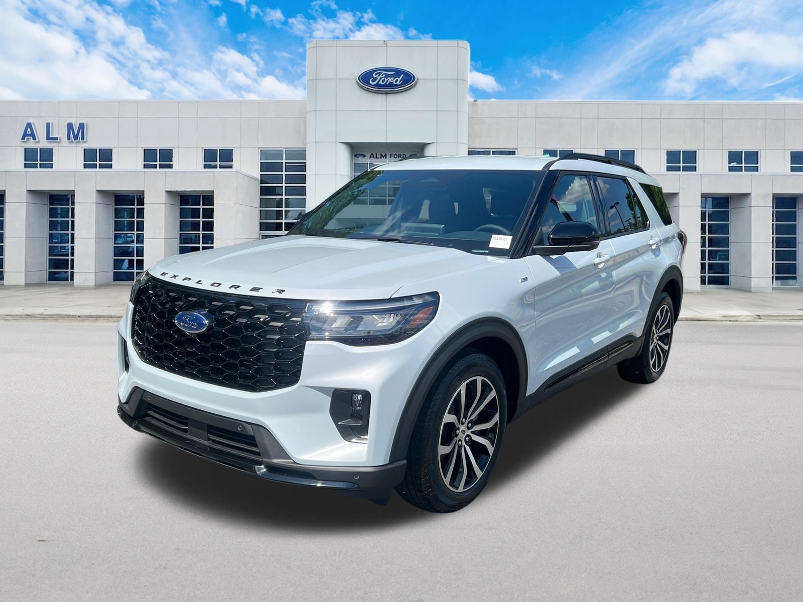 2026 Ford Explorer ST-LINE RWD's photo