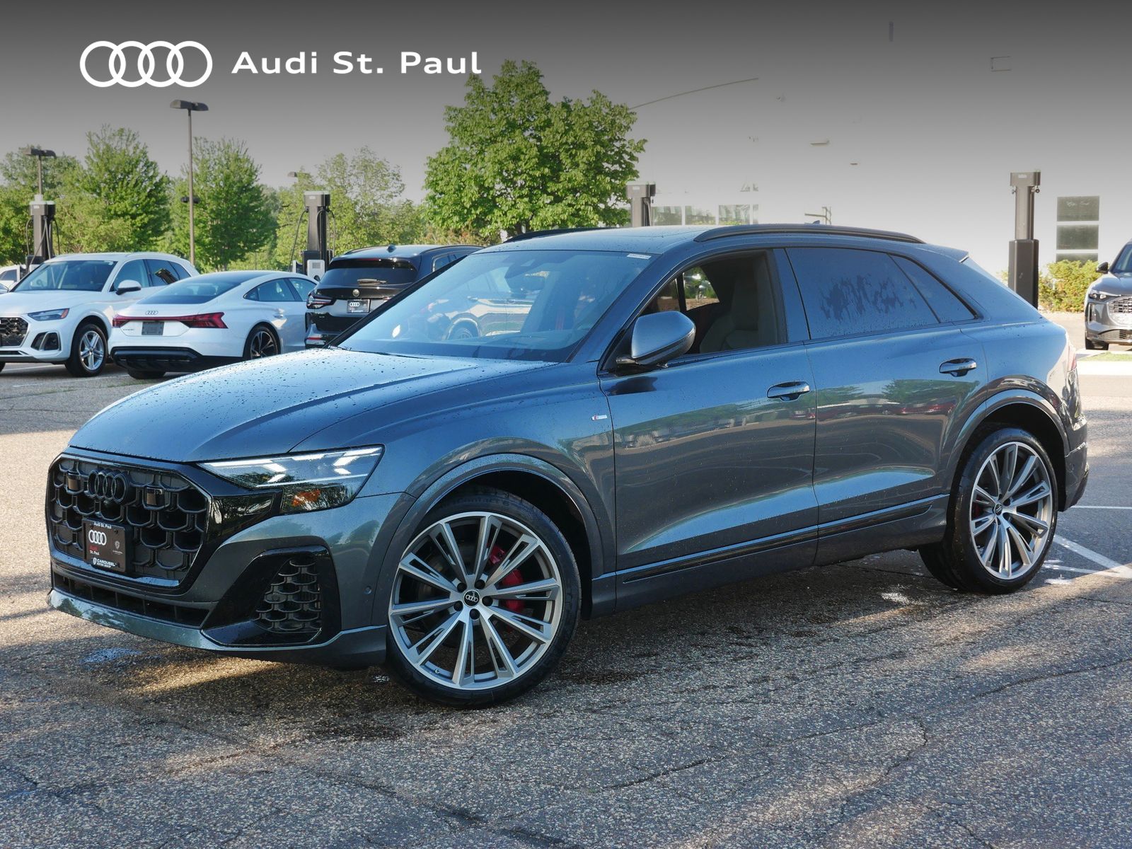 Daytona Gray Pearl Effect 2026 Audi Q8 SUV / Crossover 8-Speed Automatic
