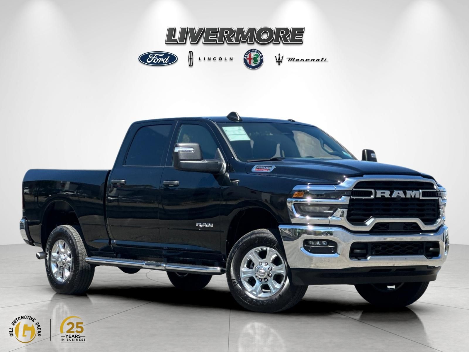 Diamond Black Crystal Pearlcoat 2026 RAM 2500 Pickup Truck Four-Wheel Drive 8-Speed Automatic