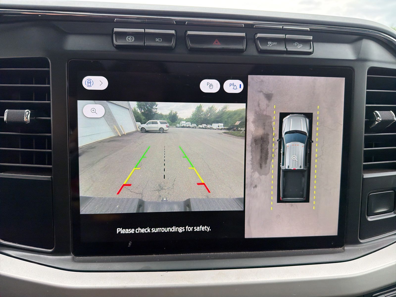 Used 2023 Black Ford XLT image 19