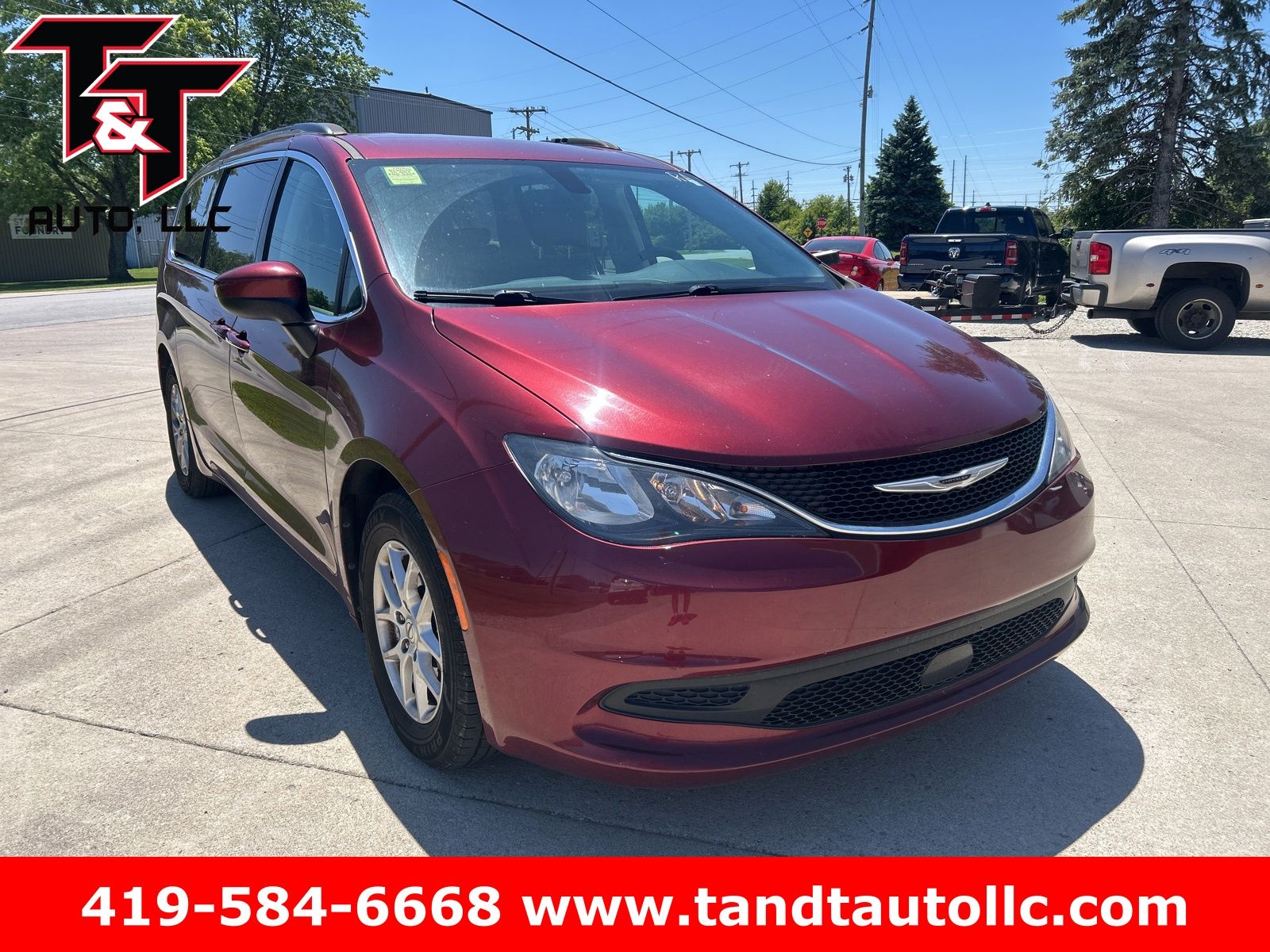 2021 Chrysler Voyager LXI's photo