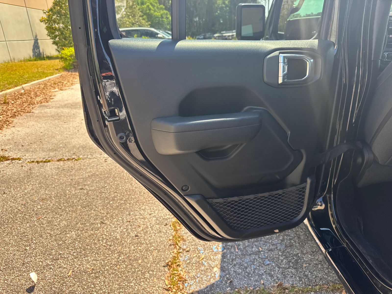 Used 2025 Black Jeep Sport S image 21