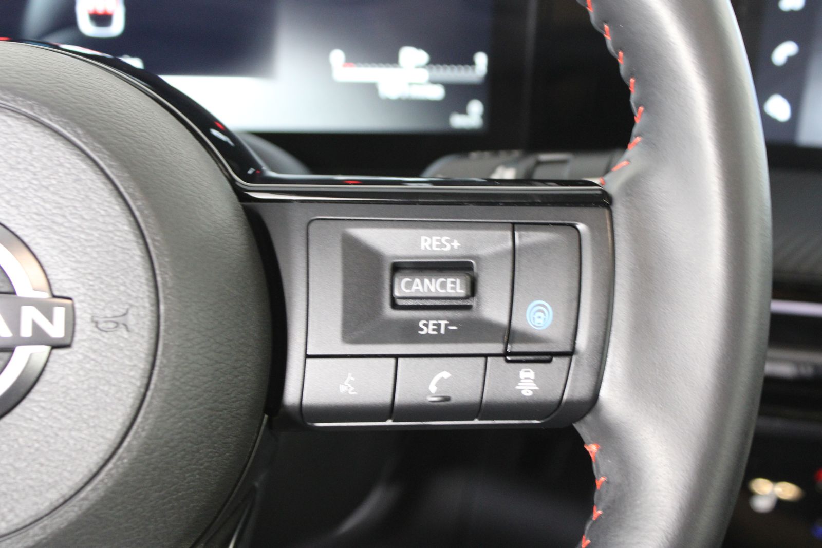 Used 2025 White Nissan SR image 24