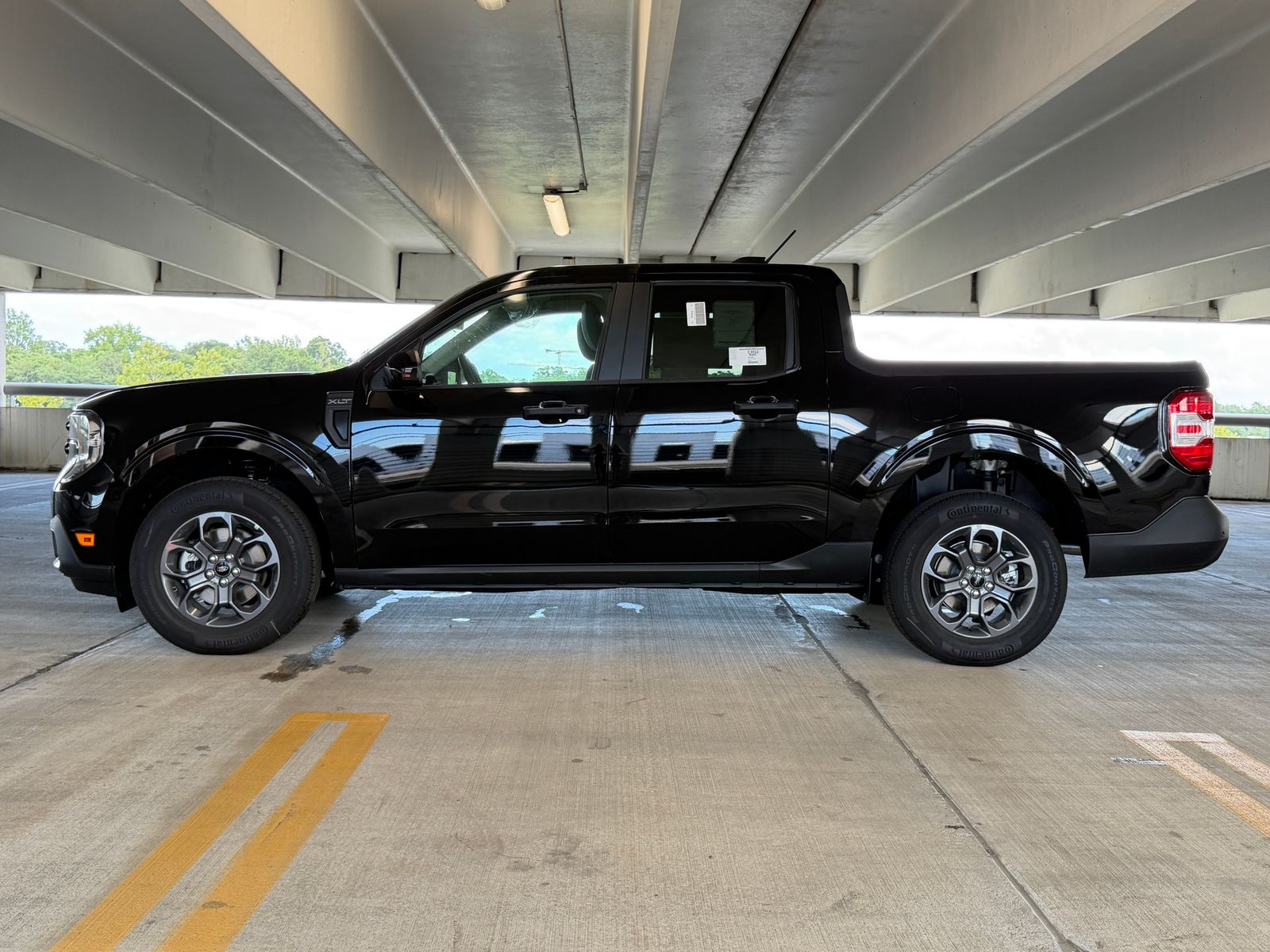 New 2026 Shadow Black Ford XLT image 3