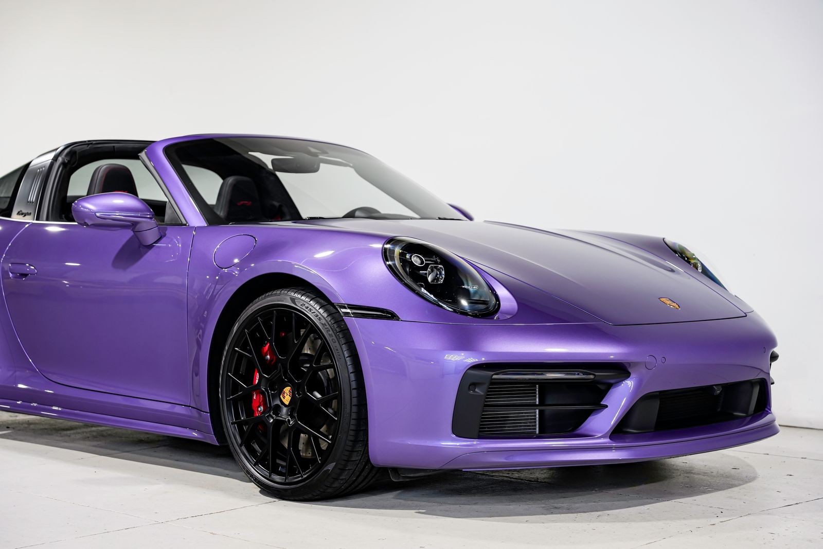 2024 Porsche 911 Targa 4 GTS — photo 43