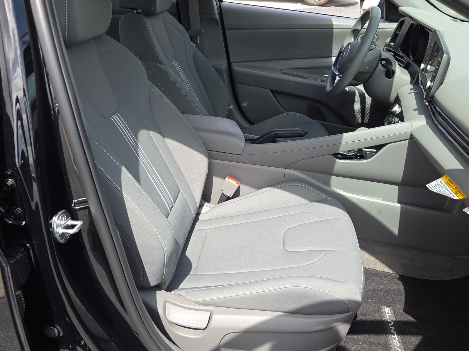 Used 2023 Black Hyundai SEL image 16