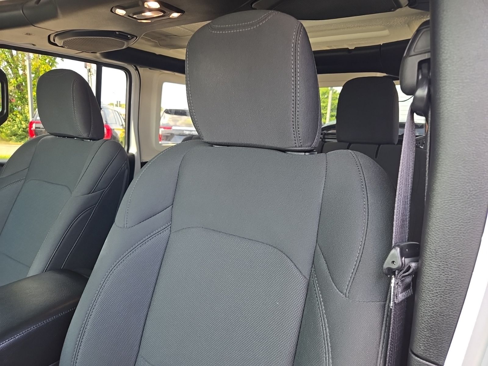Used 2022 White Jeep Unlimited High Tide image 34