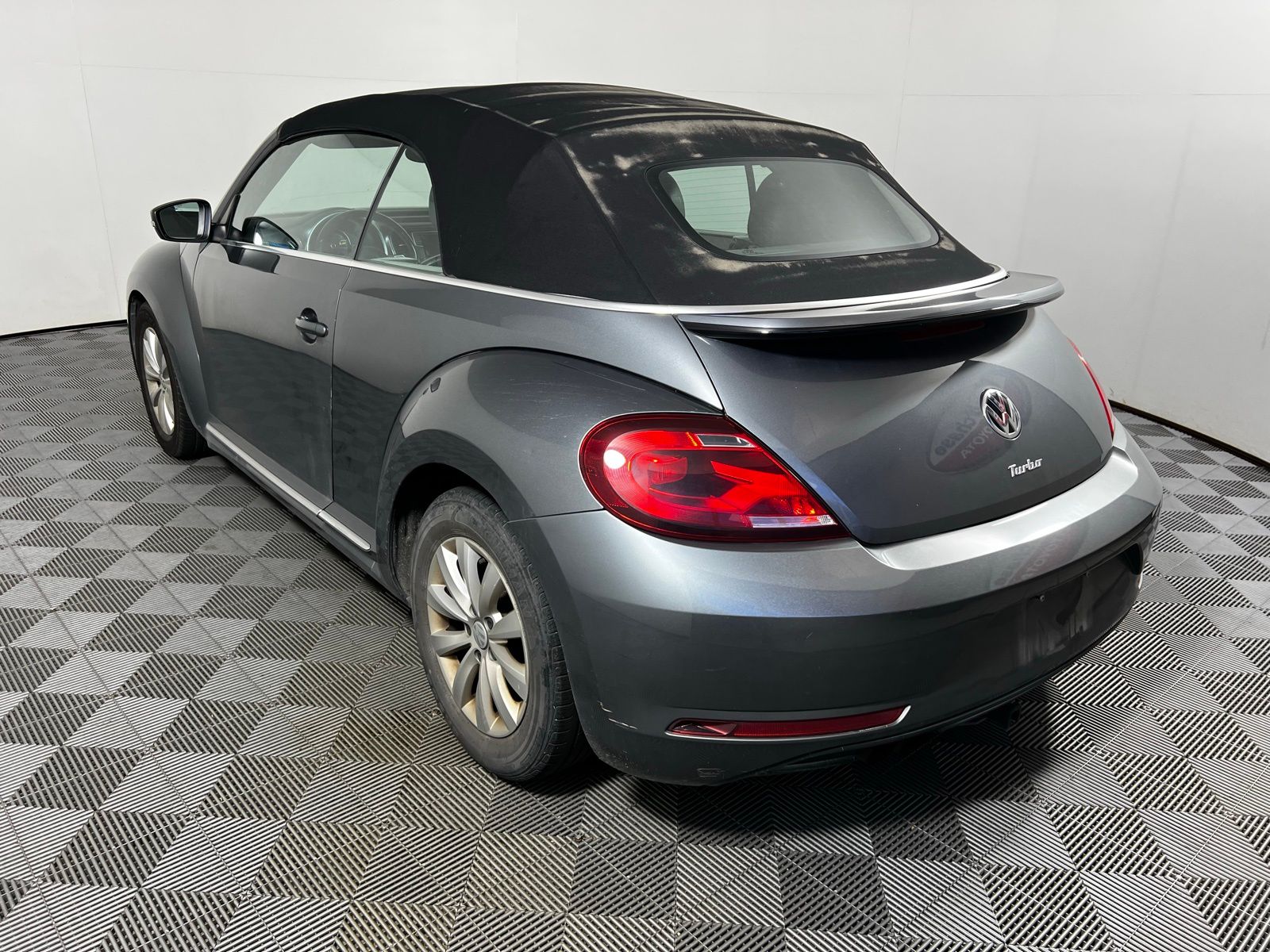 2018 Volkswagen Beetle S 7