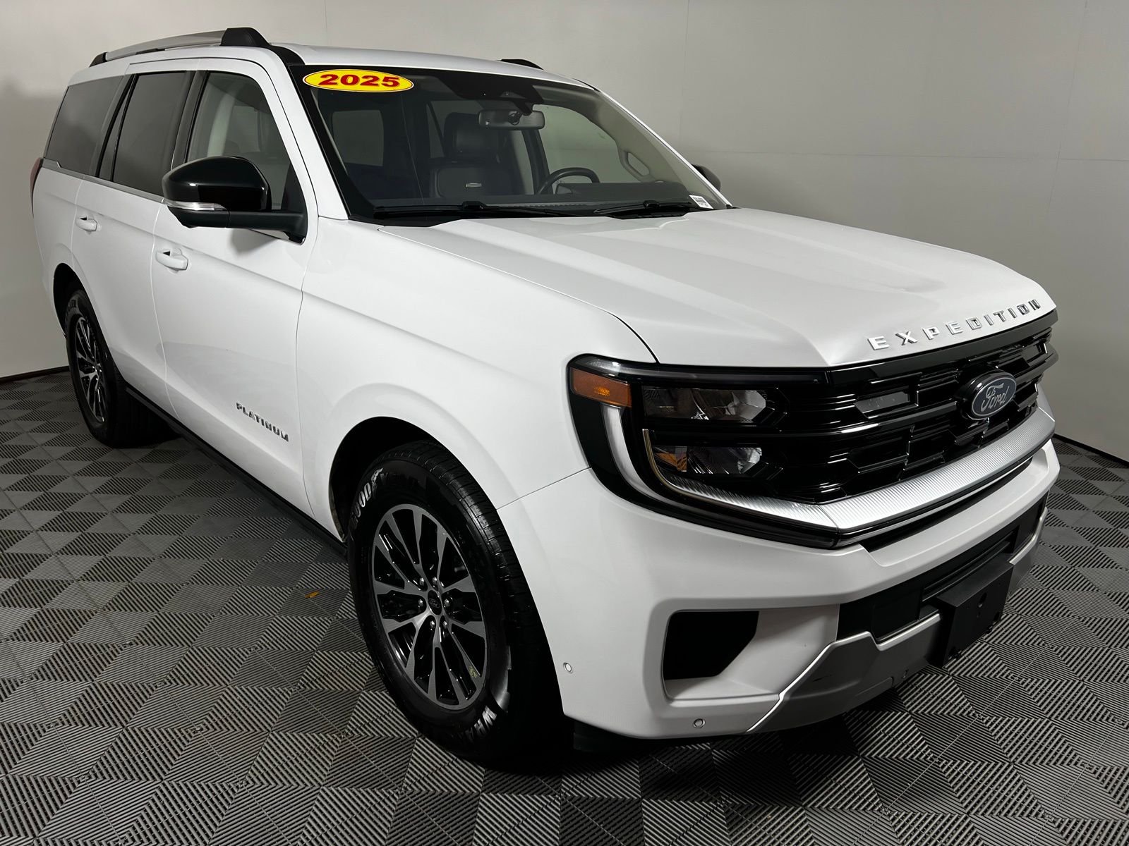 Thumbnail: 2025 Ford Expedition - 3