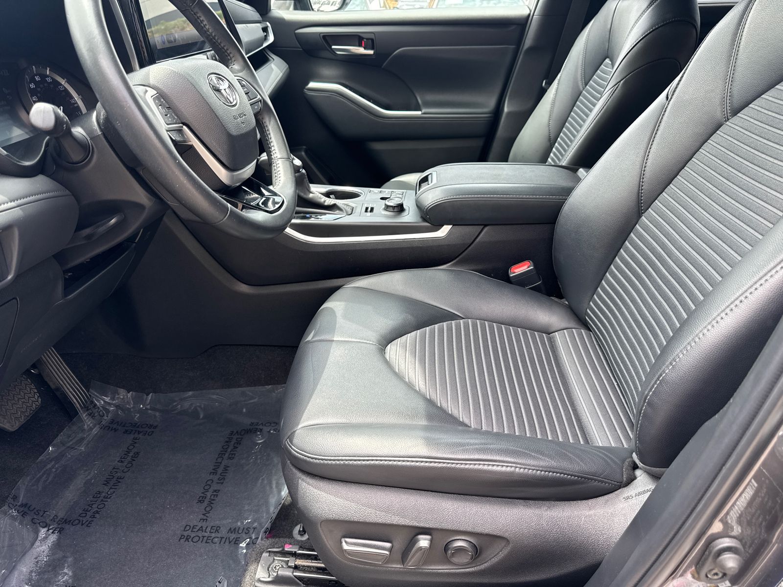 2024 Toyota Highlander XSE - Photo 9