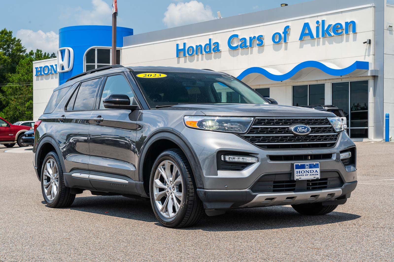 2023 Ford Explorer XLT RWD