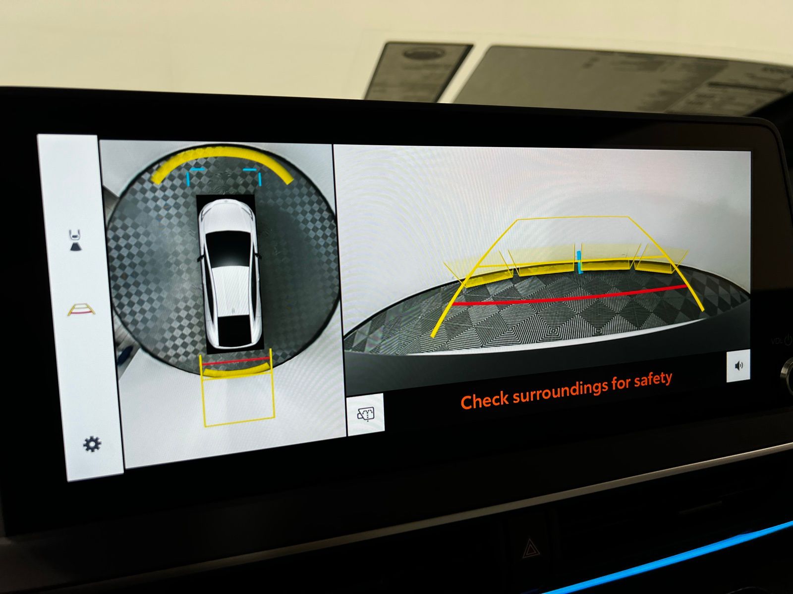 2025 Toyota Prius Limited 16