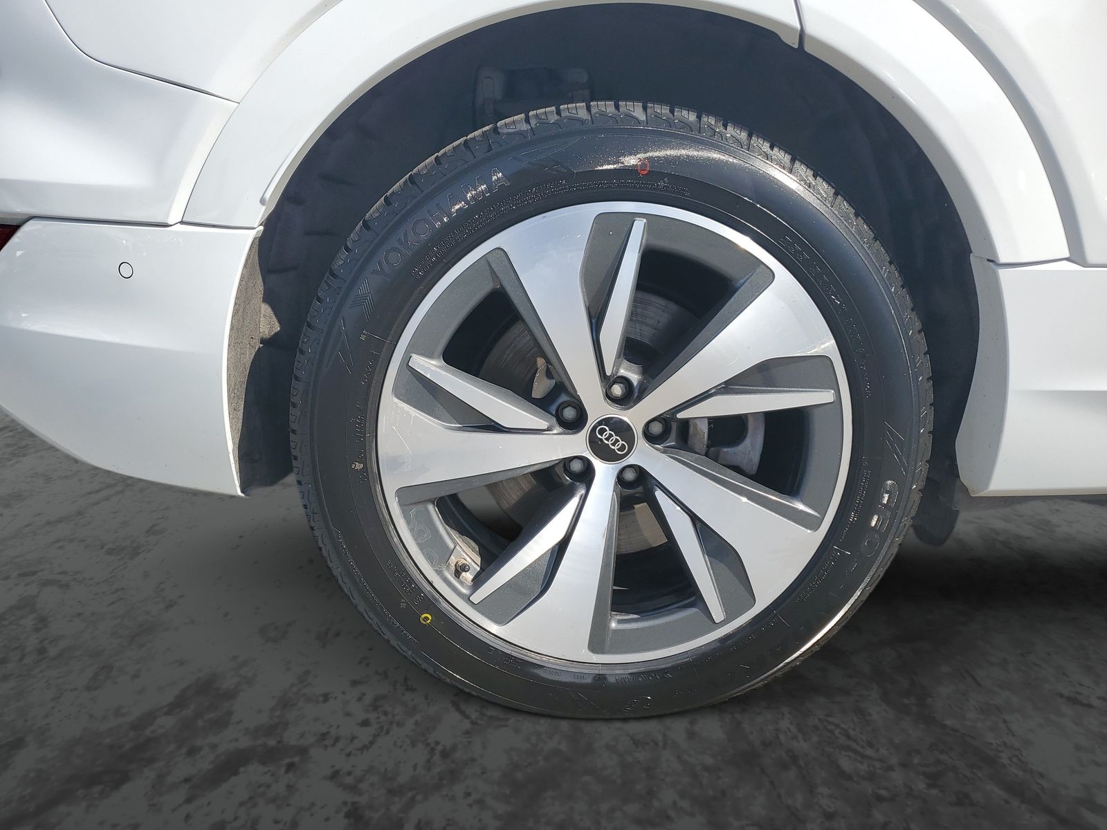 Vehicle photo