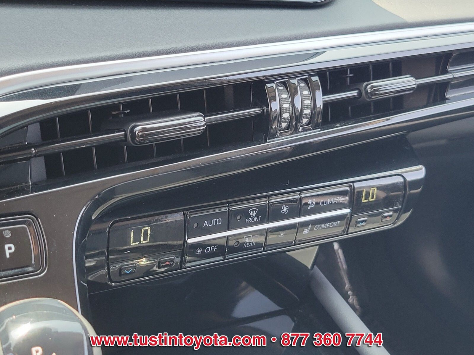 Used 2024 White Toyota XLE image 22