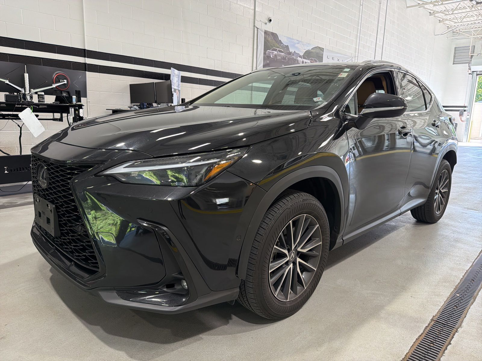 Used 2023 Black Lexus 350 Premium image 2