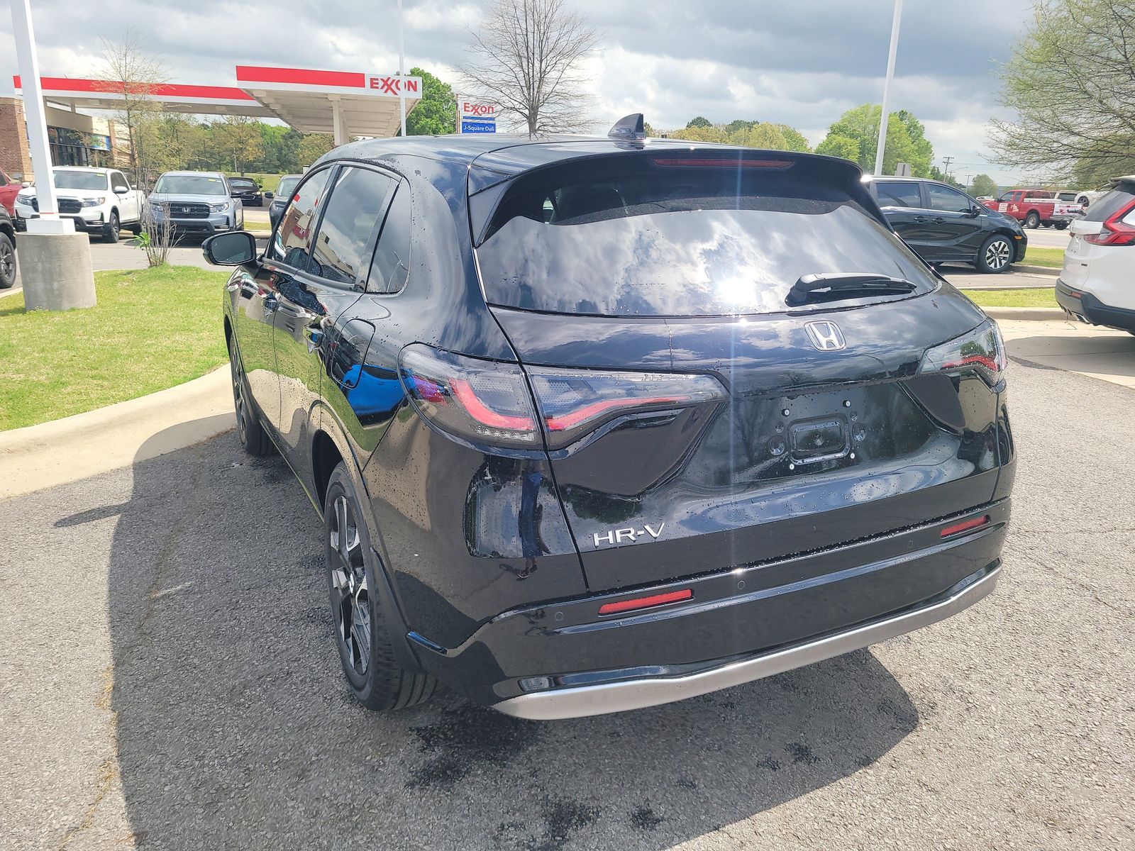 View vehicle photo 5