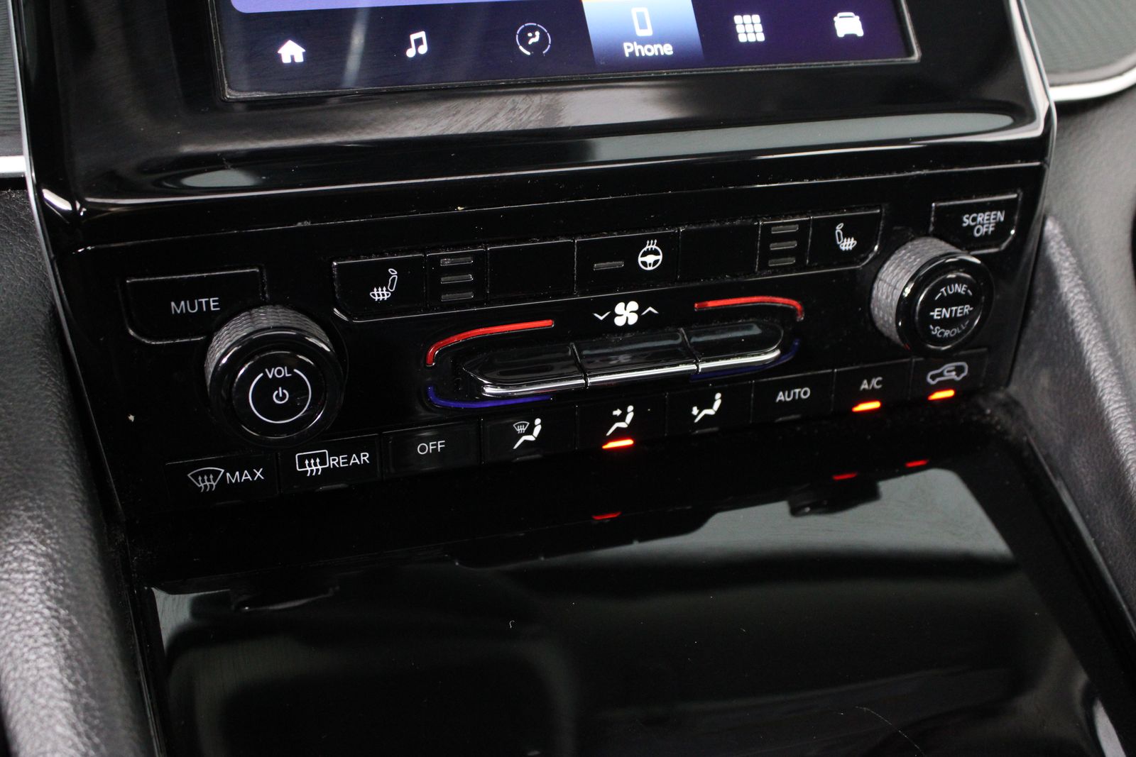 Used 2023 Black Jeep Laredo image 24