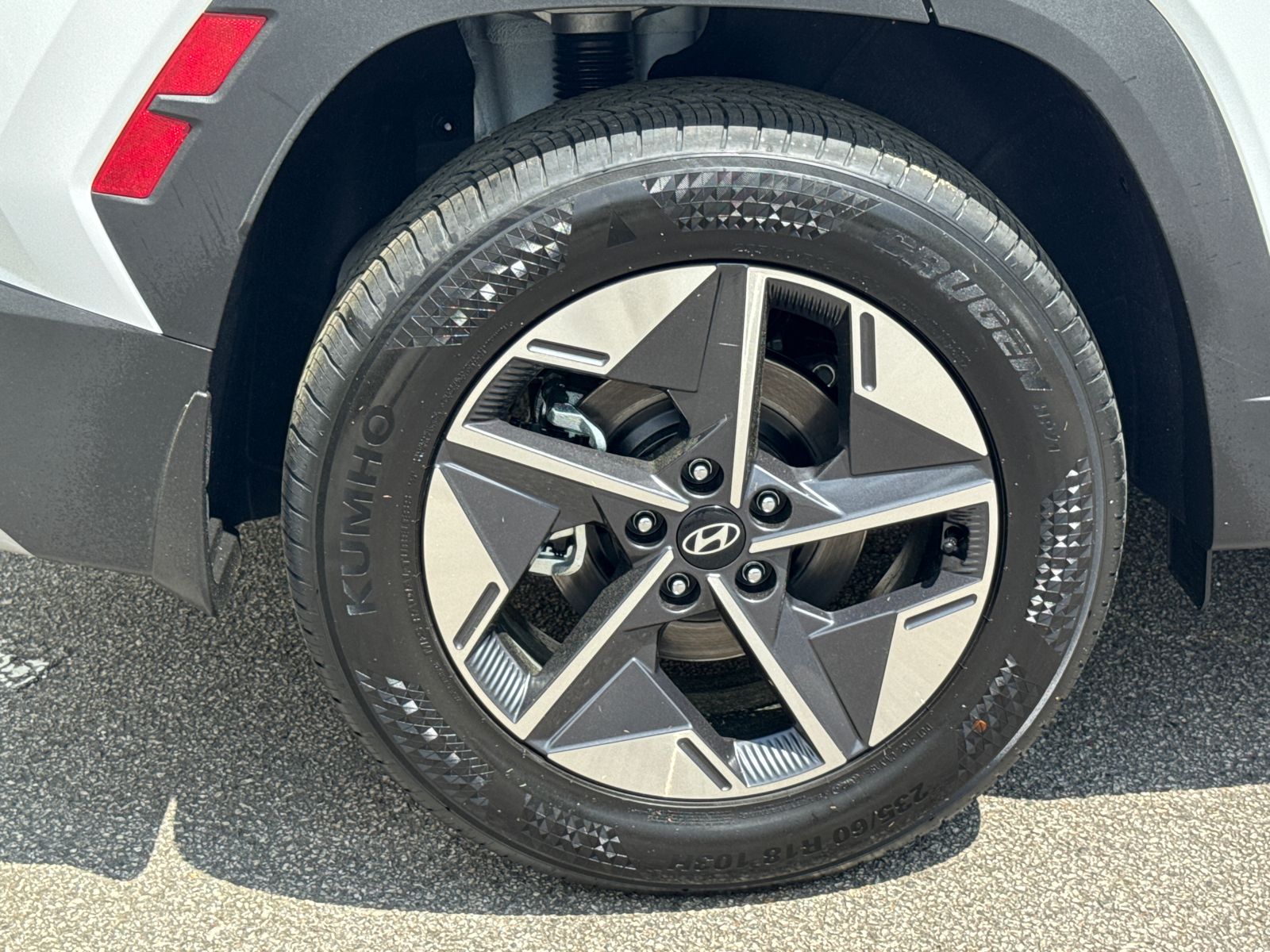 New 2025 White Hyundai SEL image 18