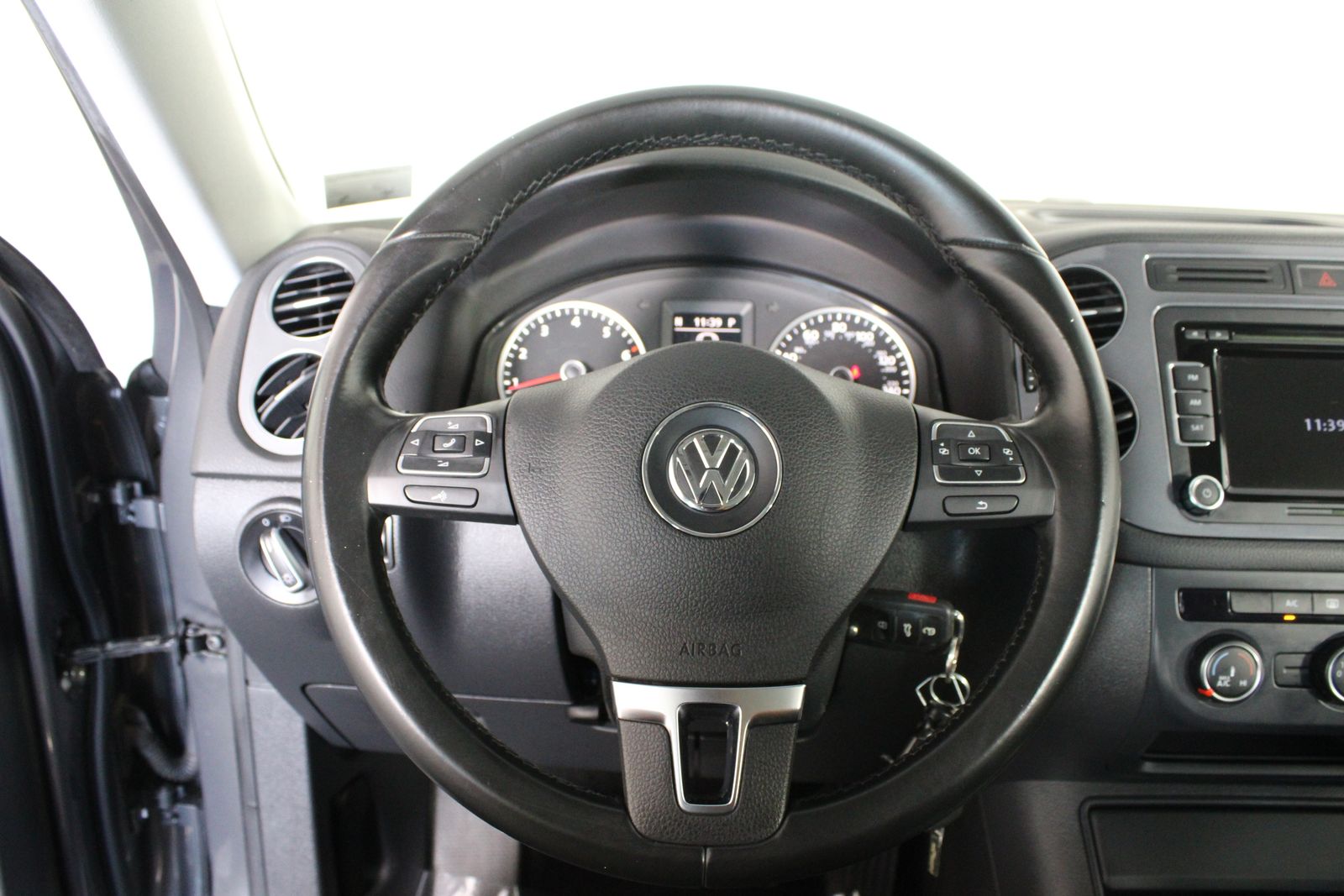 Used 2015 Gray Volkswagen S image 16