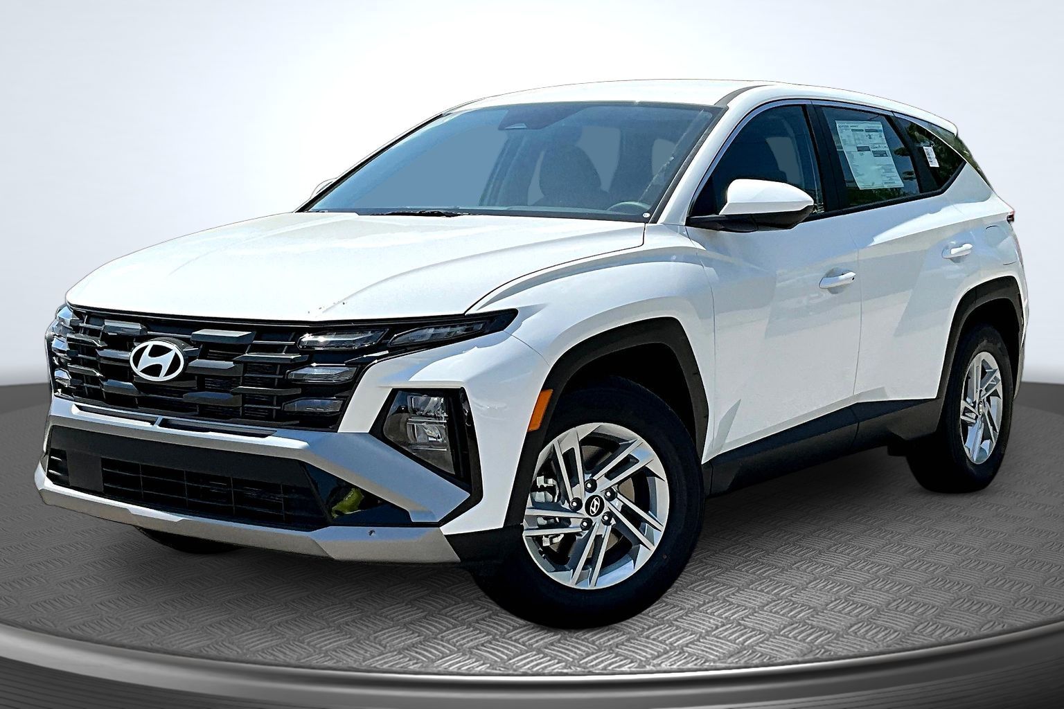 White Pearl 2026 Hyundai Tucson SUV / Crossover Front-Wheel Drive 8-Speed Automatic