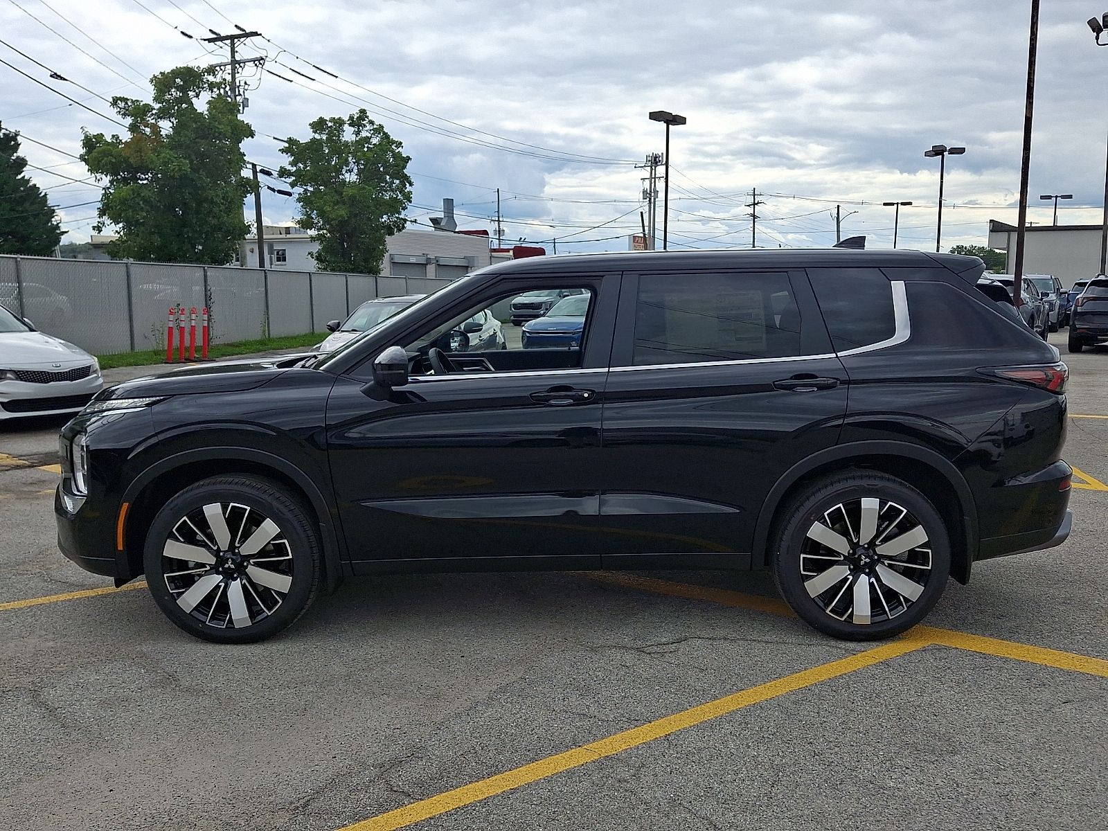 New 2026 Mitsubishi Outlander SUV