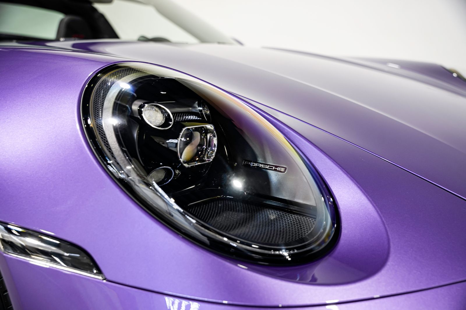 2024 Porsche 911 Targa 4 GTS — photo 42