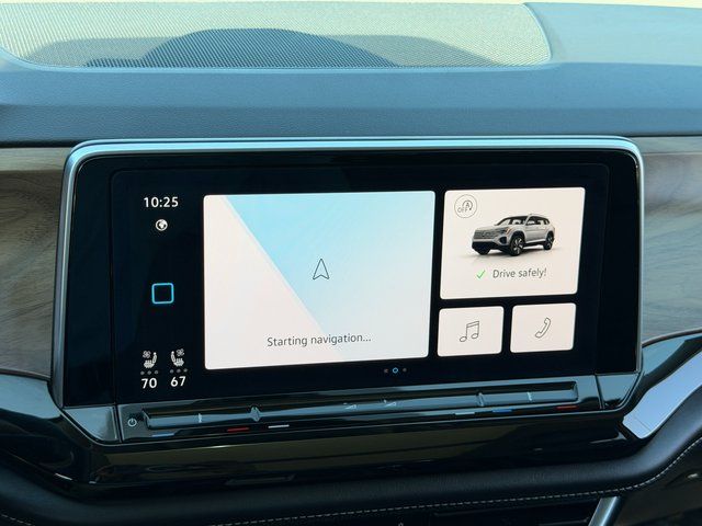 Used 2025 Gray Volkswagen 2.0T SE w/Technology image 28