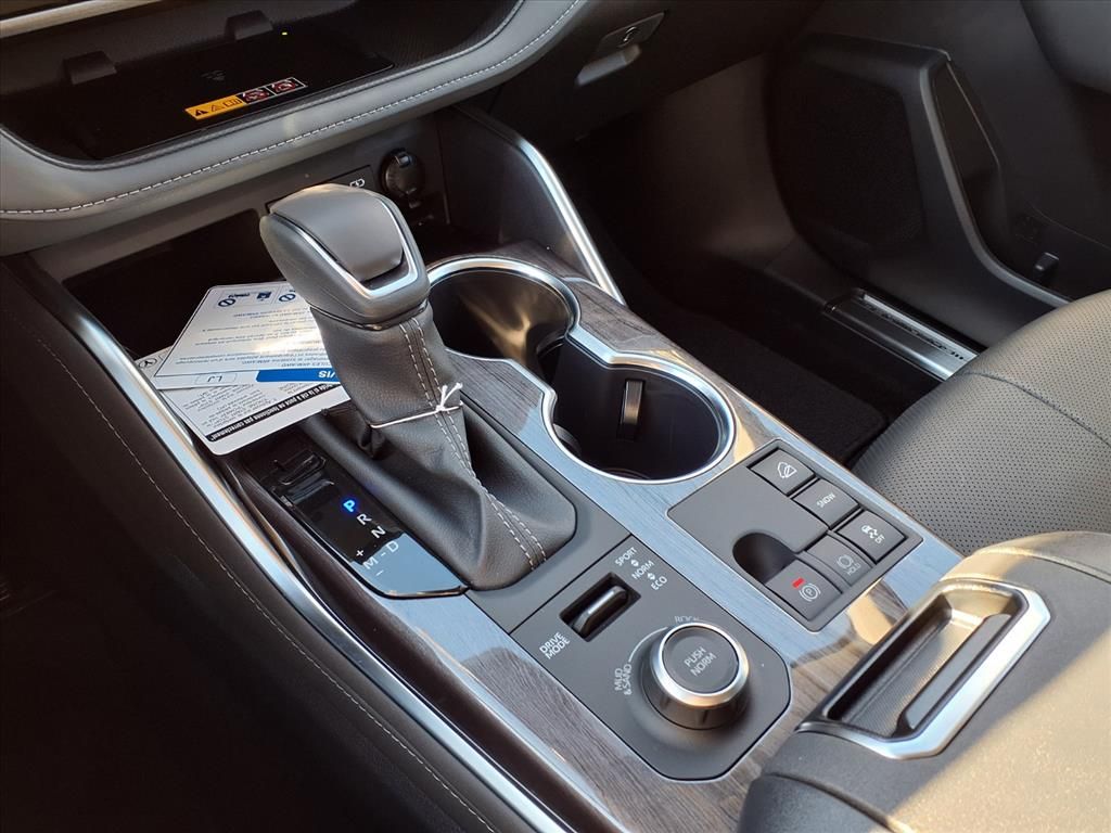 2026 Toyota Highlander Limited Off-white at Don McGill Toyota