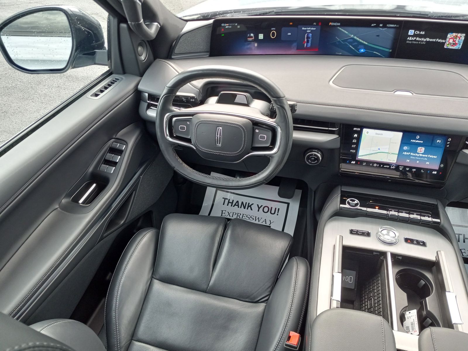 2025 Lincoln Navigator L image 17
