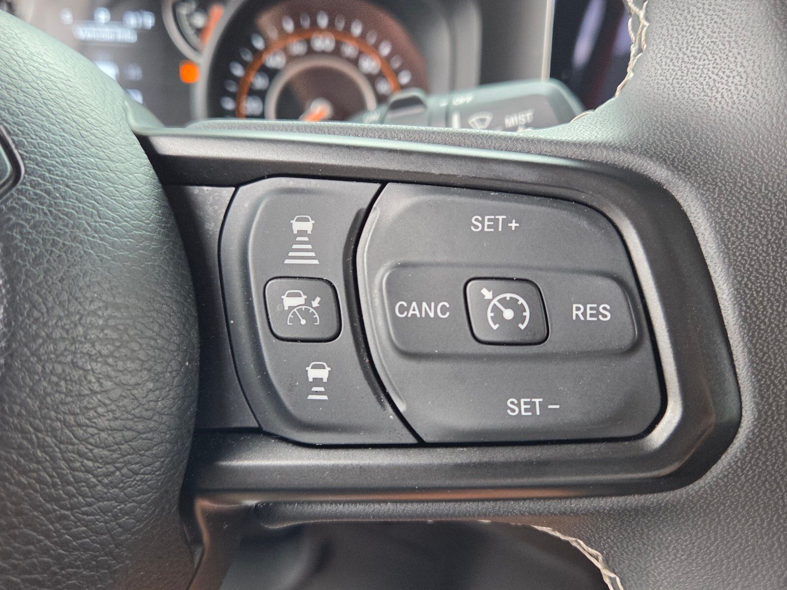 Used 2025 Red Jeep Sport S image 26