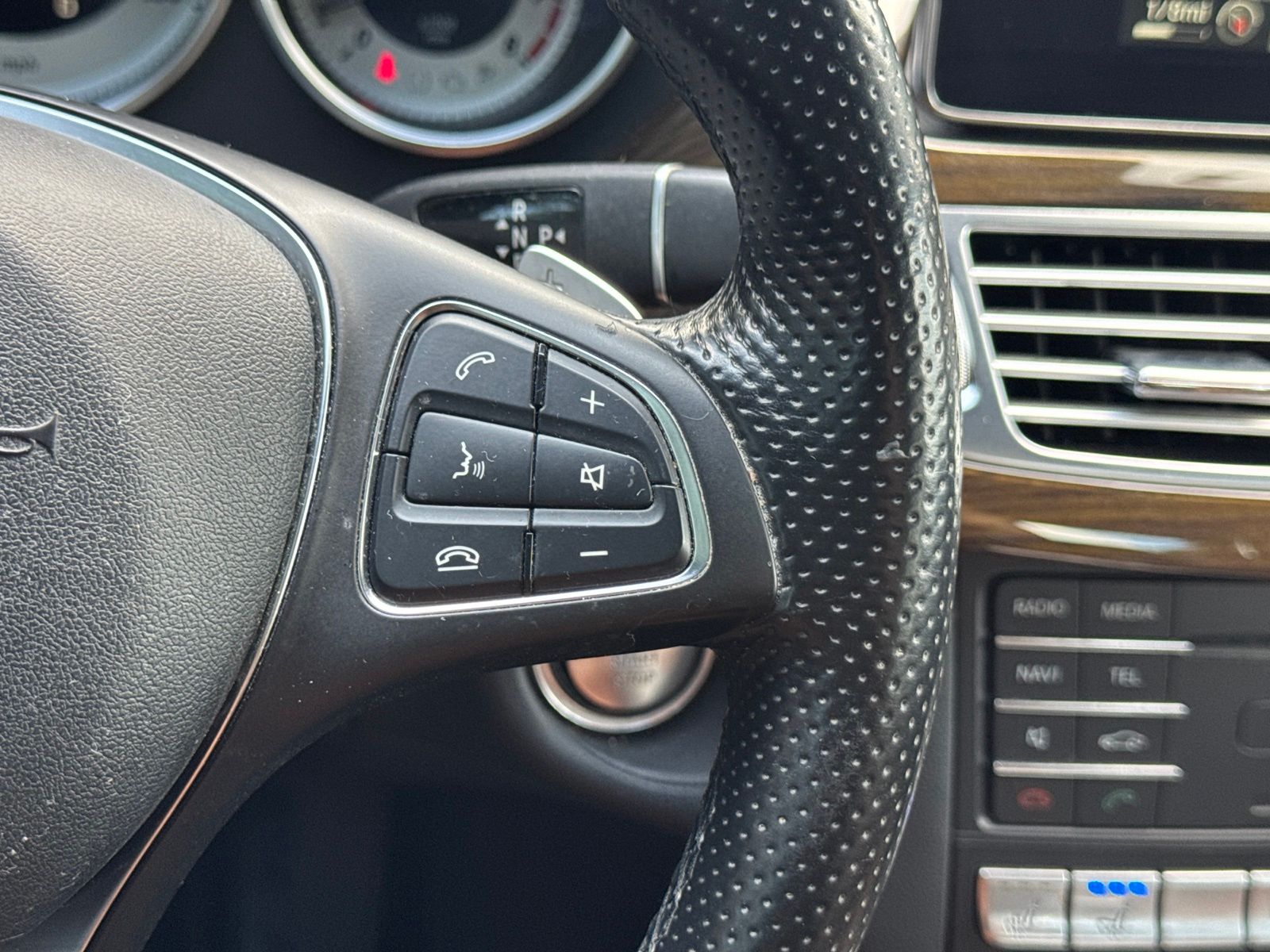 Used 2015 Blue Metallic Mercedes-Benz CLS 400 image 29