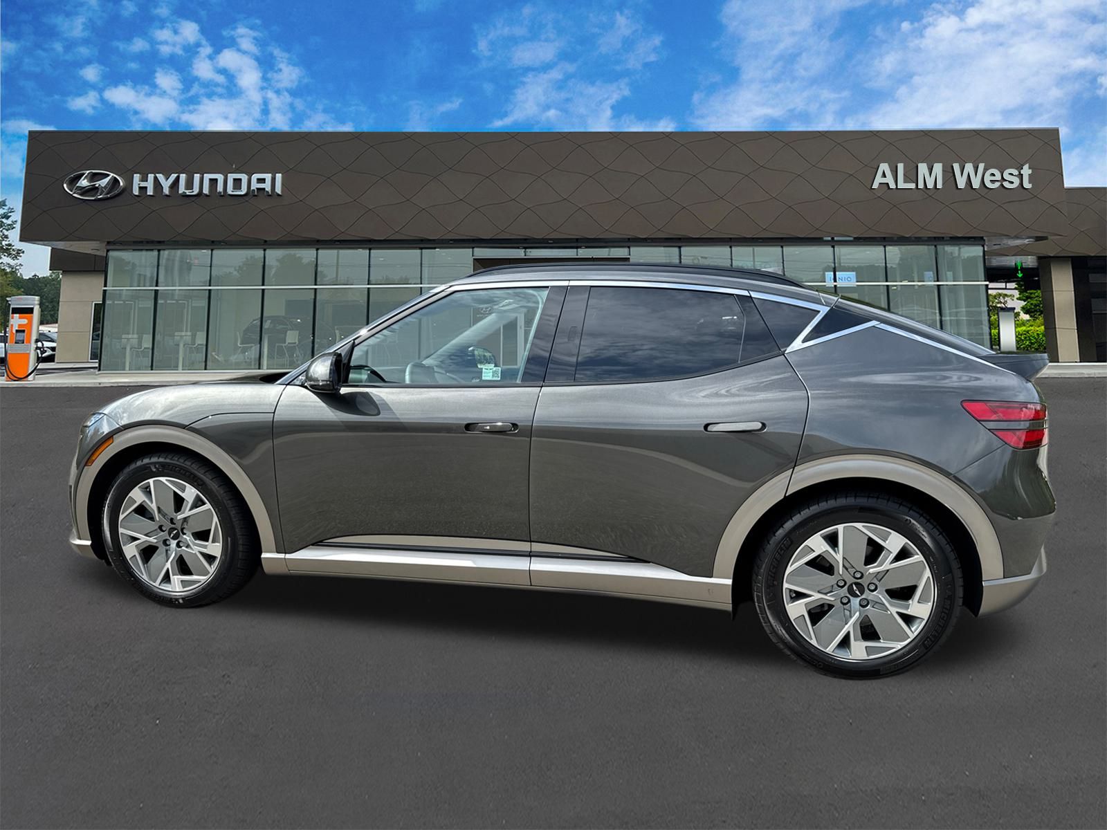Used 2025 Gray Genesis Standard image 8