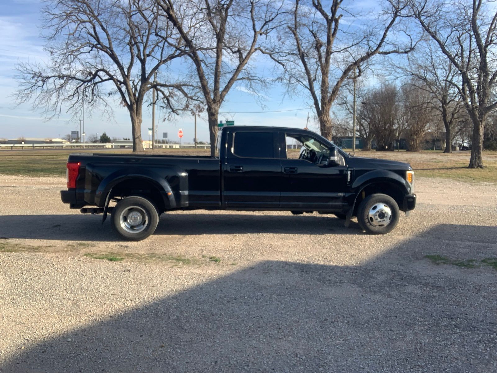 2017 Ford F-350 Super Duty Lariat Crew Cab LB DRW 4WD