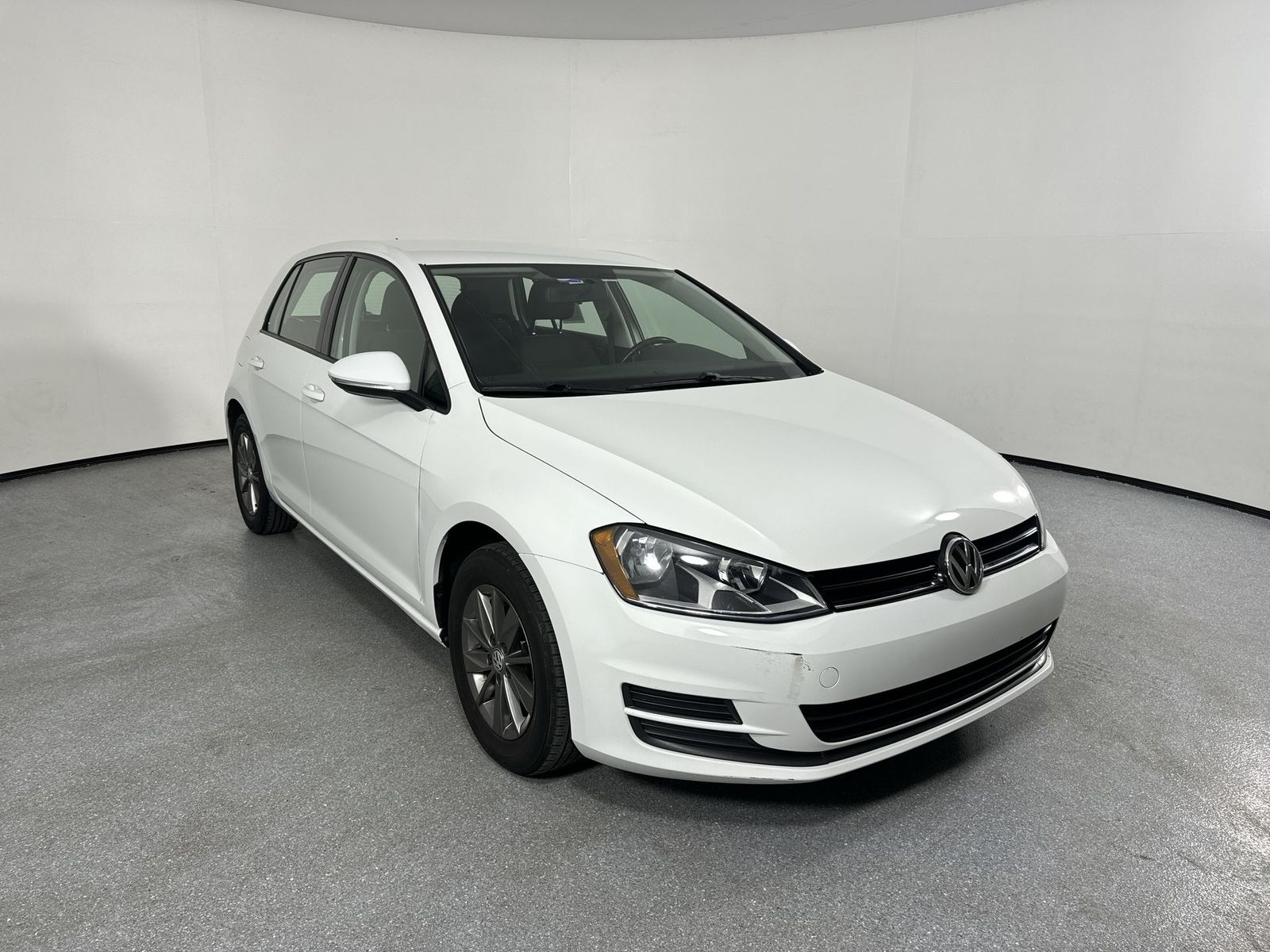 2016 Volkswagen Golf TSI S 4-Door 3