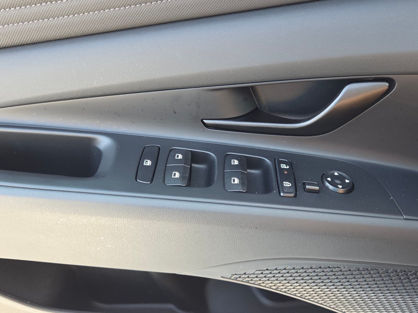 Used 2026 White Hyundai SEL Sport image 29