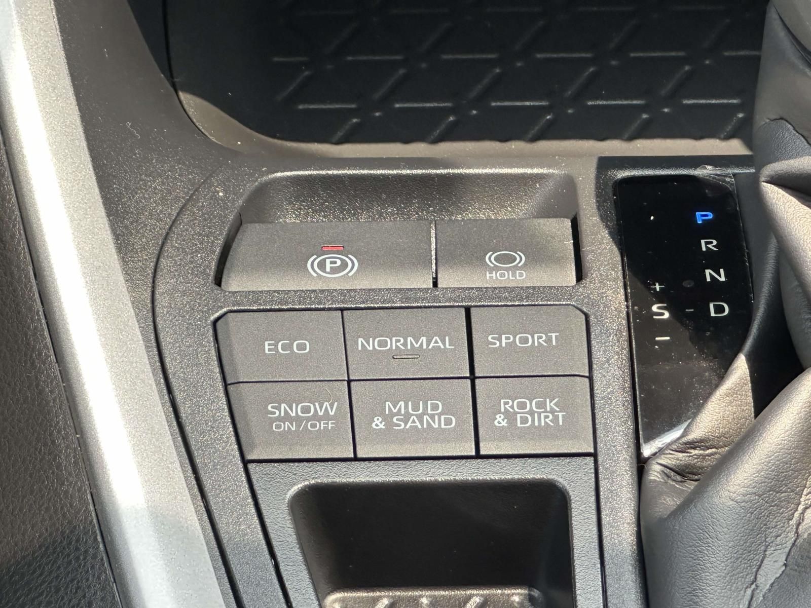 Used 2025 Silver Toyota LE image 22