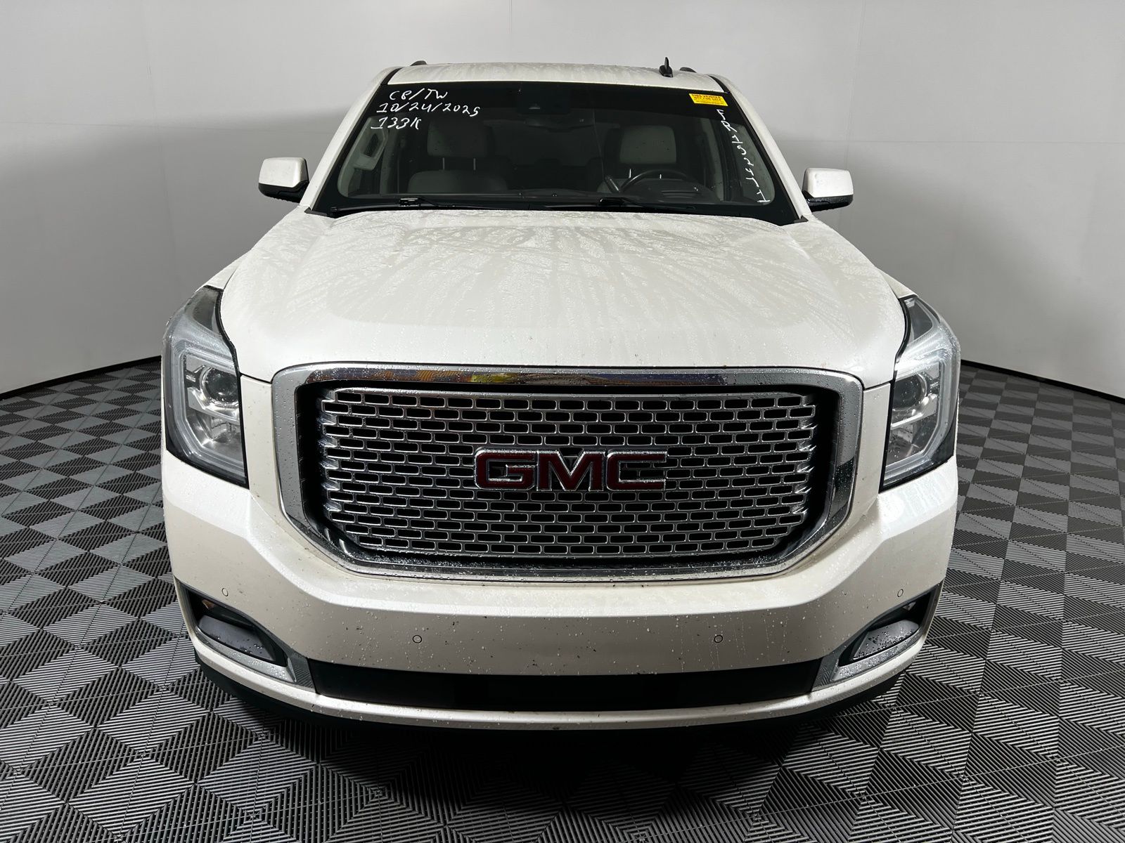 Thumbnail: 2015 GMC Yukon - 2