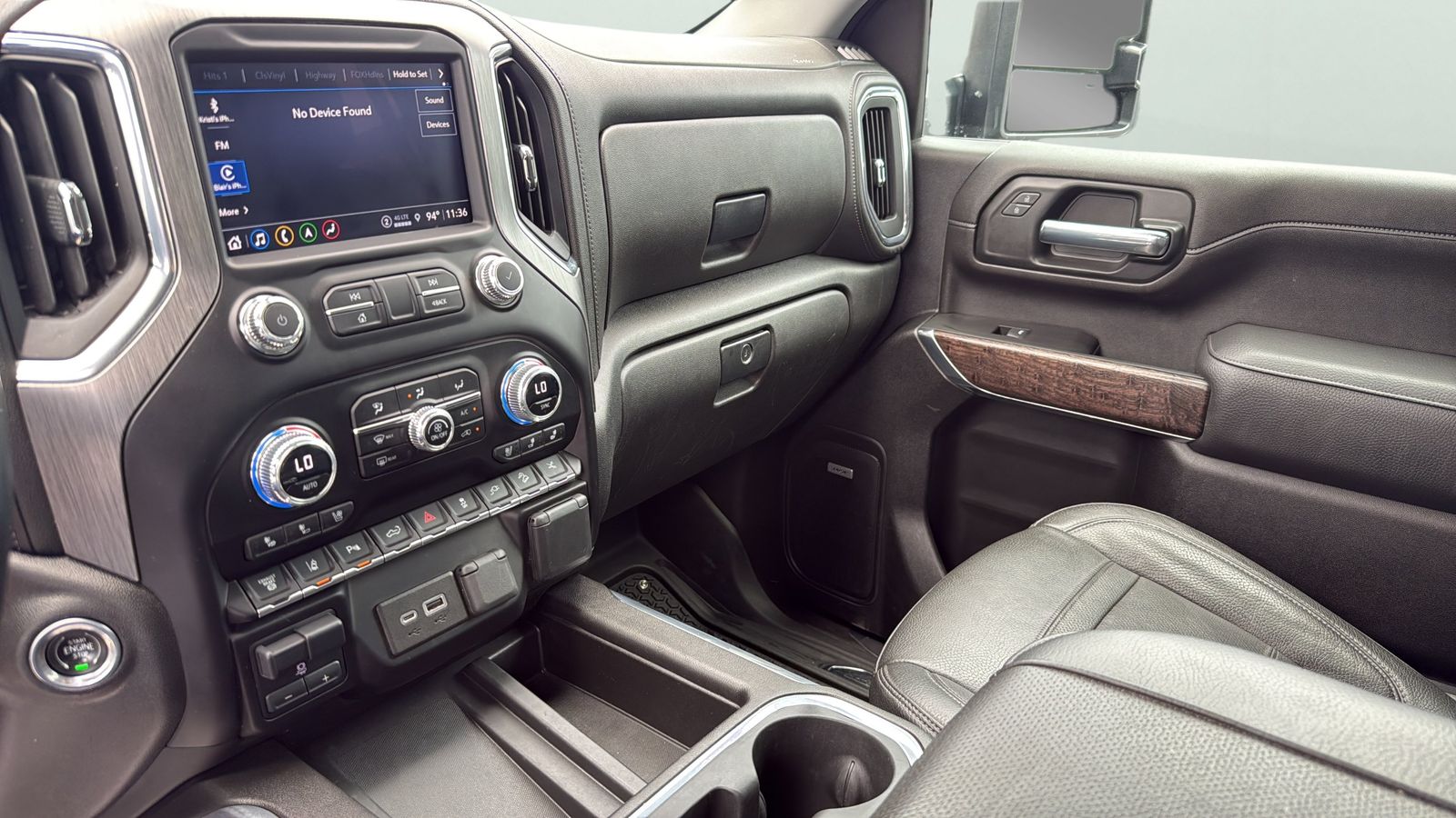 Used 2023 Green GMC Denali image 19