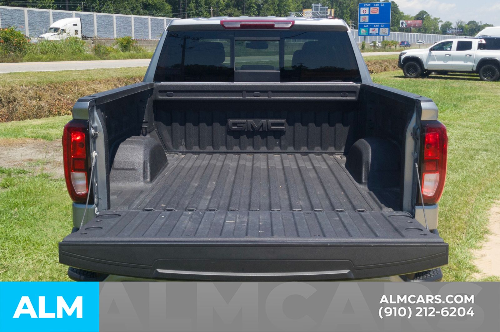 Used 2025 Sterling Metallic GMC Elevation image 9
