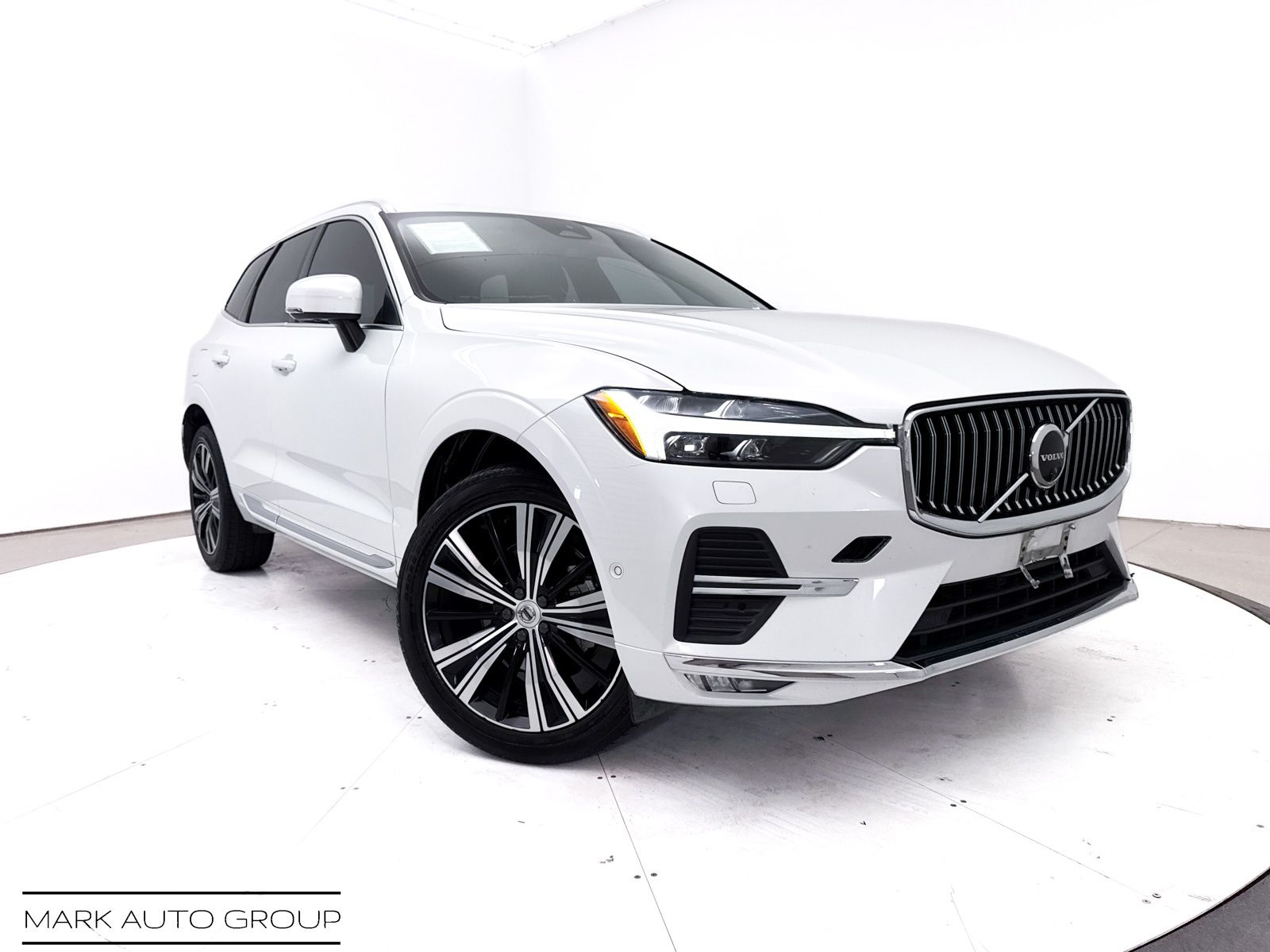 2023 Volvo XC60 B5 Plus Bright Theme