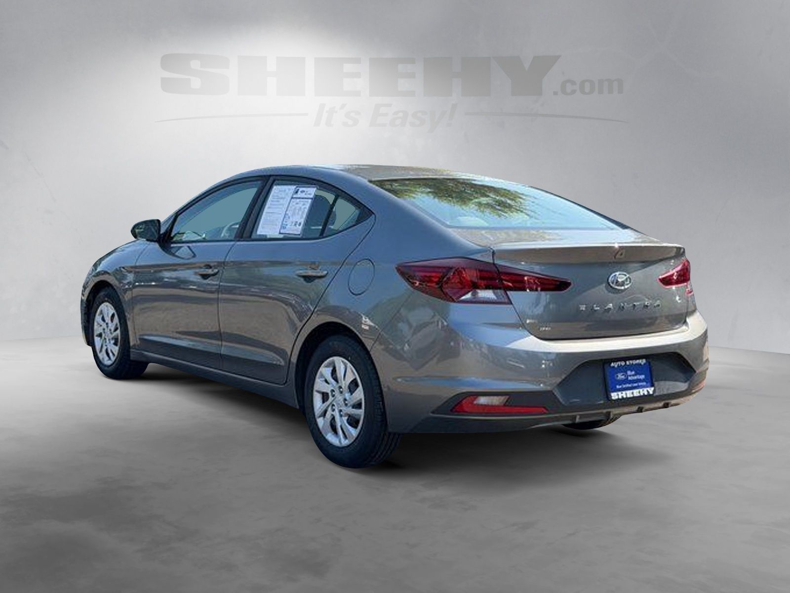 Used 2019 Machine Gray Hyundai SE image 13